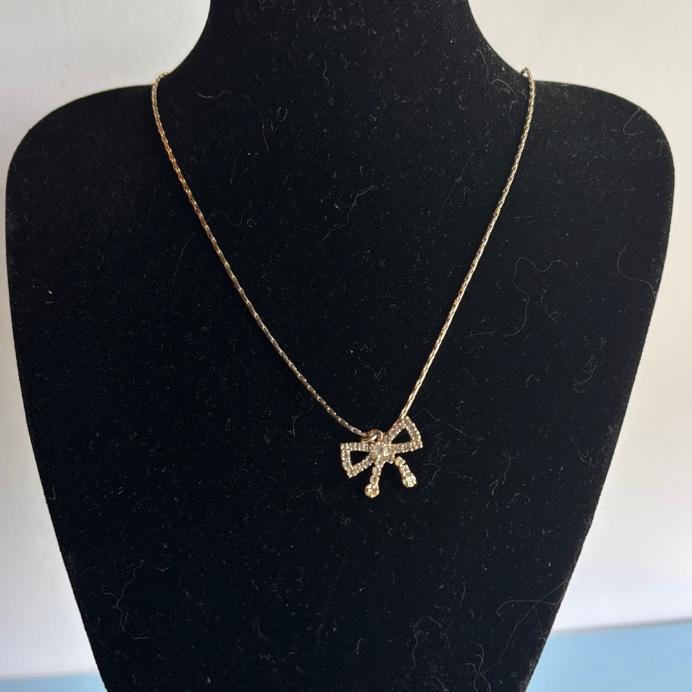 Gold Bow Pendant Necklace - Women’s Jewelry